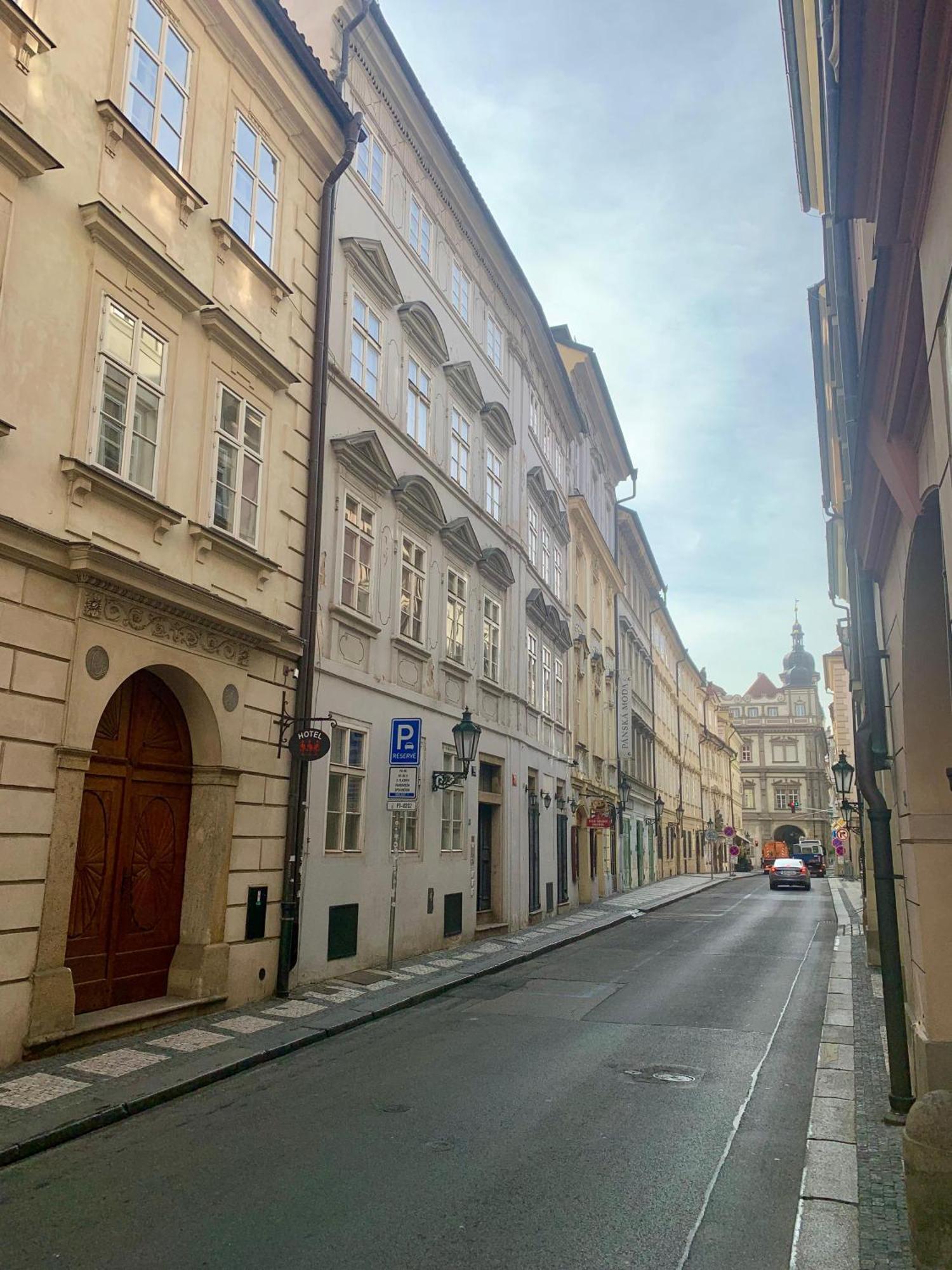 Adam's - Great Price & Location * Prague